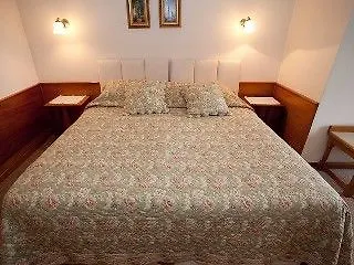 Ardmor 2* Spiddal